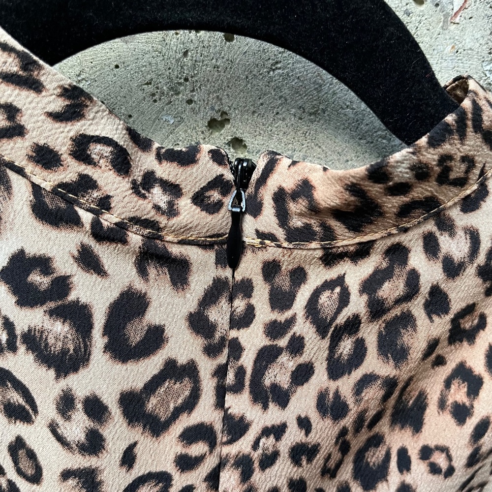 TOPSHOP Leopard Print Ruffle Mini Dress, Size 4 - Picture 6 of 8